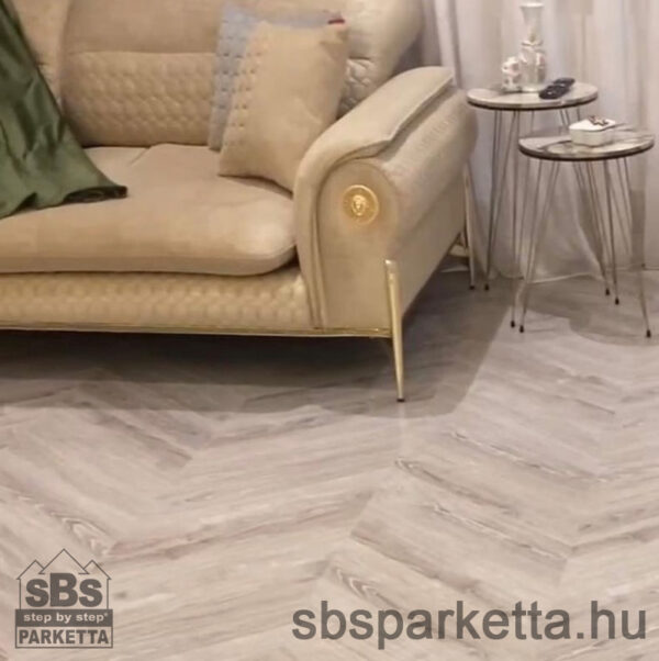 014990 - ASTON LOUISE - CHEVRON laminált padló - ENGLISH OAK LIGHT - 8mm_AC4/32_4V - Image 2