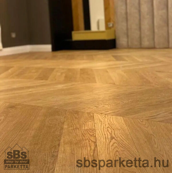 014990 - ASTON LOUISE - CHEVRON laminált padló - ENGLISH OAK NATUR - 8mm_AC4/32_4V - Image 2