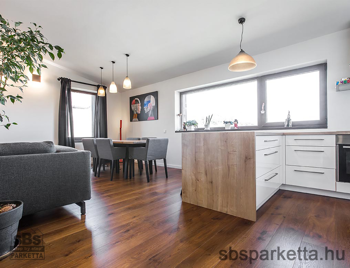 026990-FREVINI - BASICA - Medium smoked Tölgy Character Lakkozott - MULTI LAYER/TÖBBRÉTEGŰ - Kefélt Pácolt Szalagparketta – BROWNIE PLANK – M4V (2,38 m2/cs/6db) - Image 3