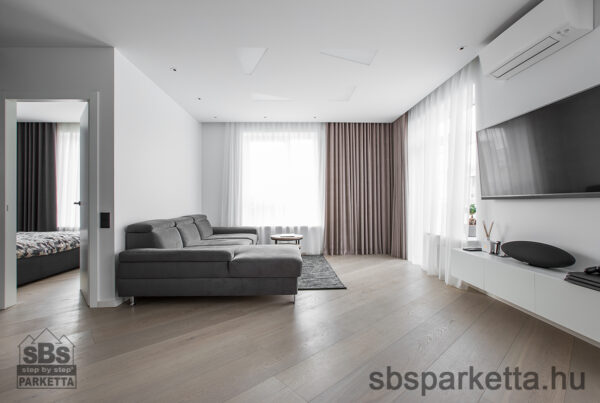 027990-FREVINI - BASICA - Medium smoked Tölgy Character Lakkozott - MULTI LAYER/TÖBBRÉTEGŰ - Kefélt Pácolt Szalagparketta – PEARL RIVER PLANK – M4V (2,38 m2/cs/6db) - Image 6